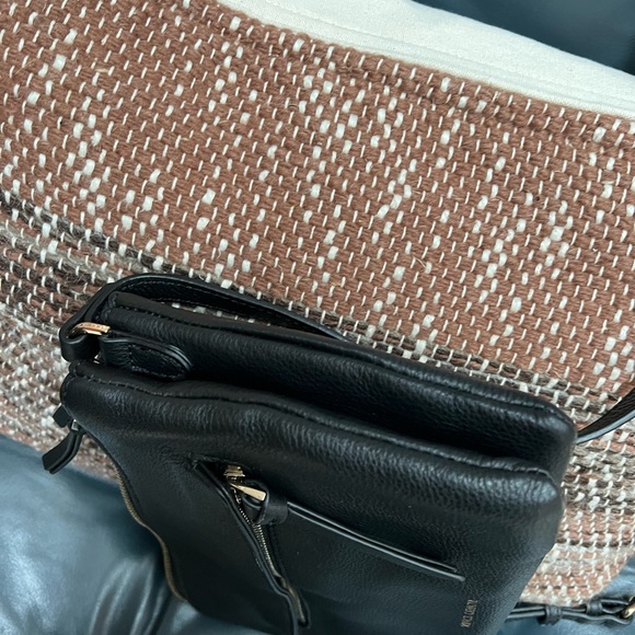 Vince Camuto black leather crossbody bag. In excellent condition, never used. - Picture 3 of 10